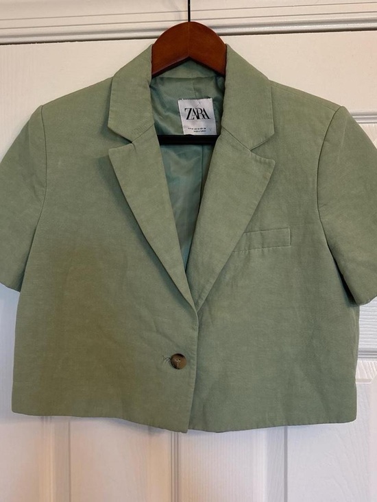 Zara Jackets & Blazers - Zara Short-Sleeve Cropped Blazer in mint